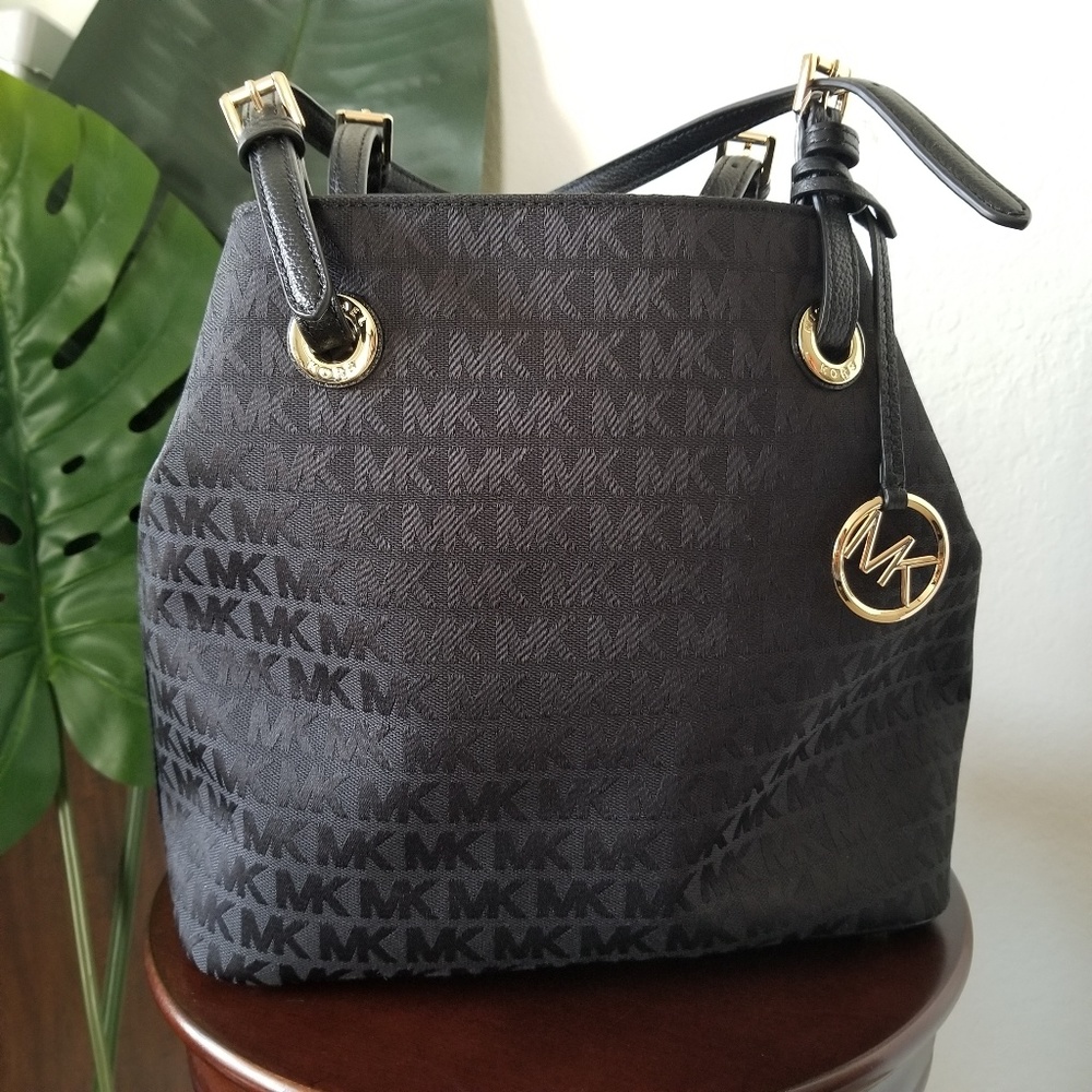 NWT • Michael Kors • Jet Set Grab Bag